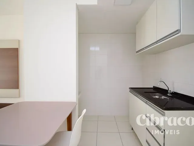 Kitnet 1 quarto e 1 banheiro, à venda, no bairro Centro em Curitiba