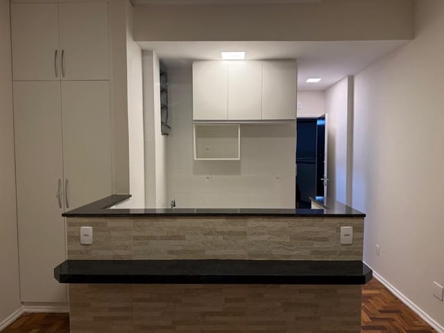 Kitnet 1 quarto e 1 banheiro, para alugar, no bairro Centro em Petrópolis