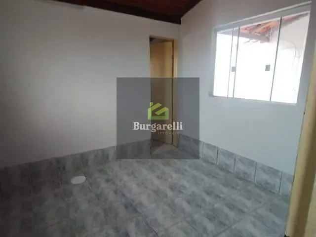Kitnet 2 quartos e 1 banheiro, para alugar, no bairro Centro em Lavras