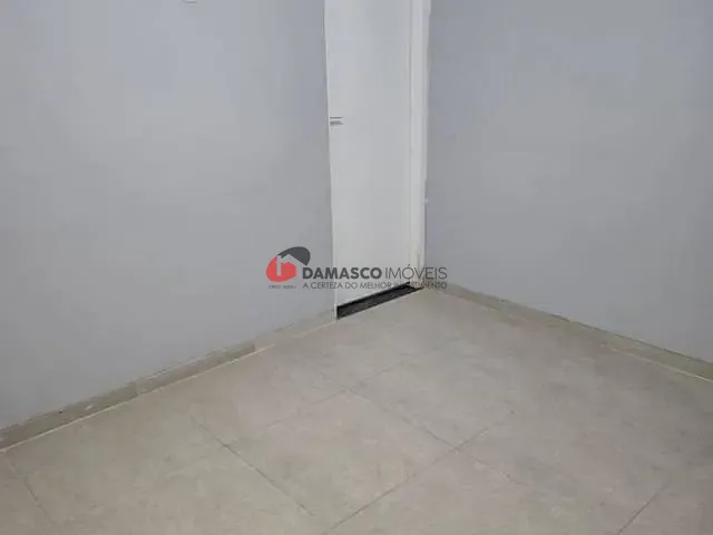 Kitnet com 30m² 1 quarto e 1 banheiro, para alugar, no bairro Utinga em Santo André
