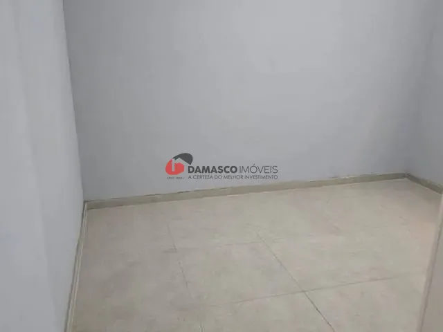 Kitnet com 30m² 1 quarto e 1 banheiro, para alugar, no bairro Utinga em Santo André