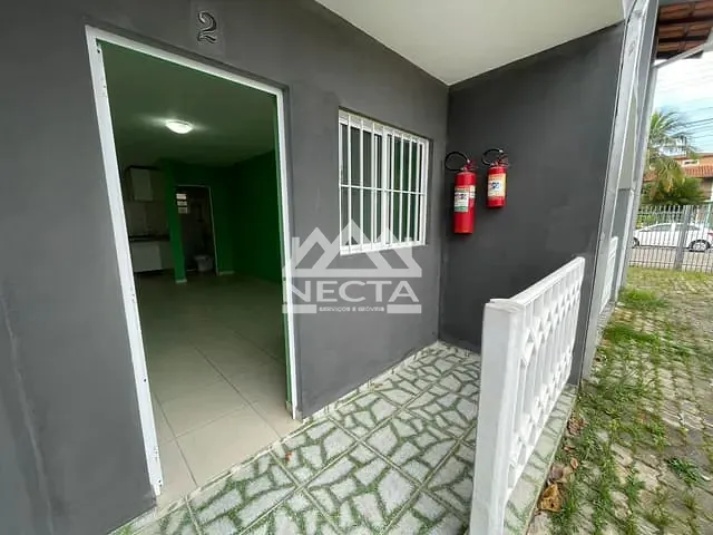 Kitnet com 24m² 1 quarto e 1 banheiro, para alugar, no bairro Martim de Sá em Caraguatatuba