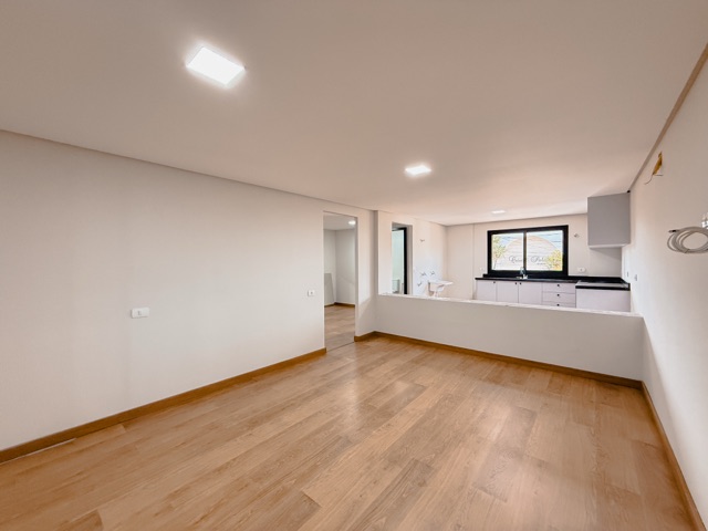 Foto do Kitnet - Kitnet para Locação com Água, Luz e Internet Inclusas, Centro, Apucarana, PR | J. Mareze Imóveis Ltda