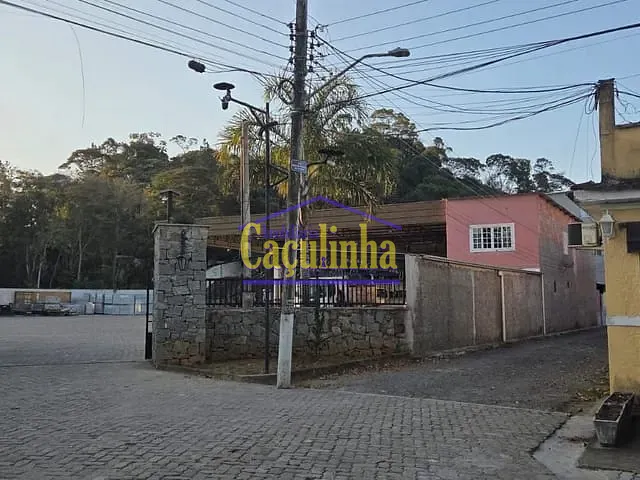 Kitnet com 30m², para alugar, no bairro Ipiabas em Barra do Piraí