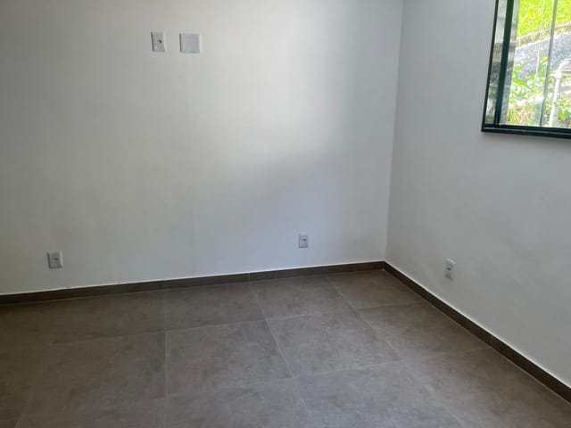 Kitnet 1 quarto e 1 banheiro, para alugar, no bairro Alto da Serra em Petrópolis