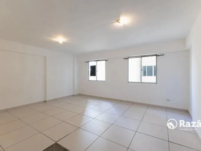 Kitnet 1 quarto e 1 banheiro, para alugar, no bairro Centro em Curitiba