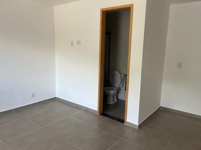 Kitnet 1 quarto e 1 banheiro, para alugar, no bairro Alto da Serra em Petrópolis