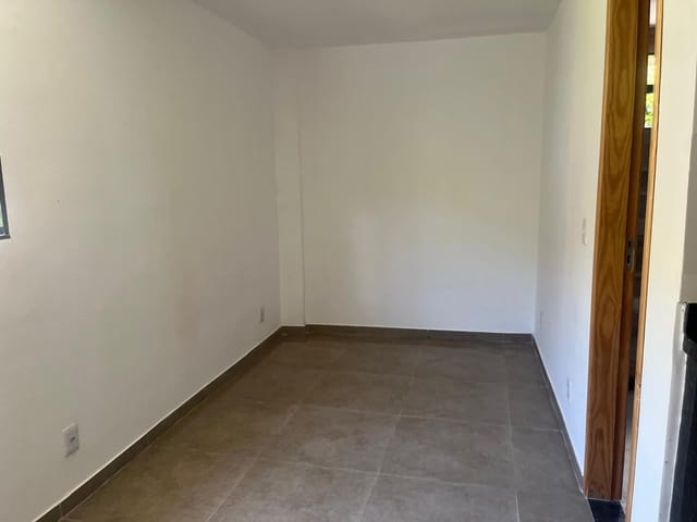 Kitnet 1 quarto e 1 banheiro, para alugar, no bairro Alto da Serra em Petrópolis