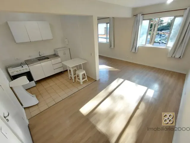 Kitnet 1 quarto e 1 banheiro, para alugar, no bairro Bigorrilho em Curitiba
