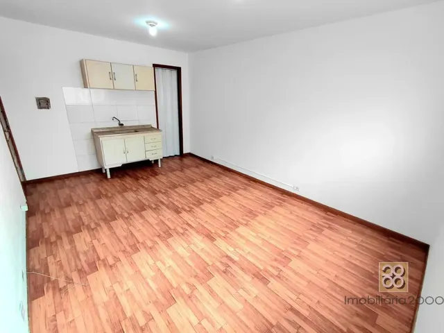 Kitnet para alugar, no bairro Fanny em Curitiba