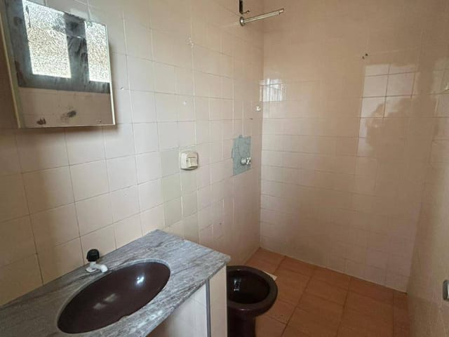 Kitnet 1 quarto e 1 banheiro, para alugar, no bairro Vila Domingos Lopes em Cataguases