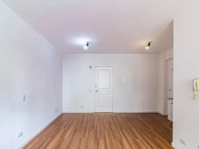 Kitnet 1 quarto e 1 banheiro, para alugar, no bairro Centro em Curitiba