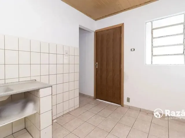 Kitnet 1 quarto e 1 banheiro, para alugar, no bairro Hauer em Curitiba