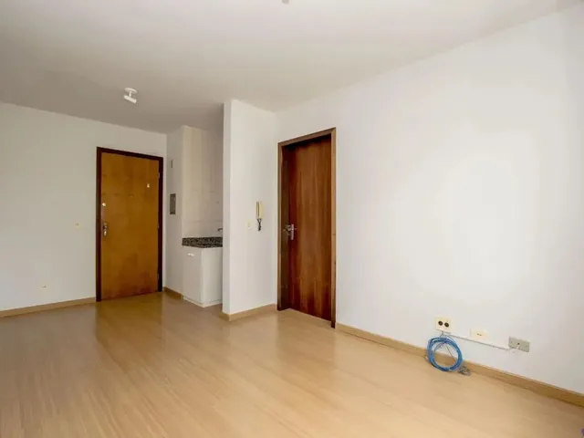 Kitnet 1 quarto e 1 banheiro, para alugar, no bairro Centro em Curitiba