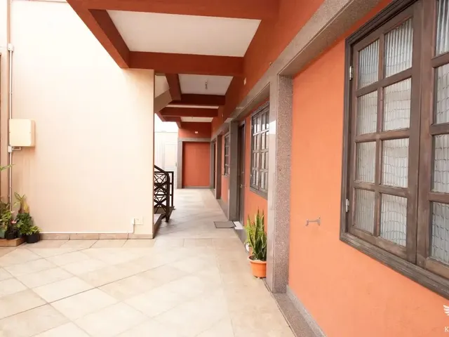 Kitnet 2 quartos e 1 banheiro, para alugar, no bairro Santa Felicidade em Curitiba