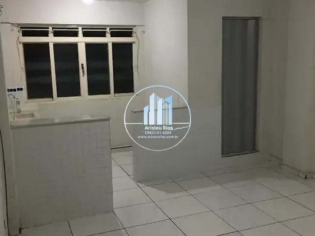 Kitnet com 30m² 1 quarto e 1 banheiro, para alugar, no bairro Centro em Pouso Alegre