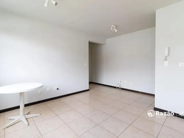 Kitnet 1 quarto e 1 banheiro, para alugar, no bairro Bacacheri em Curitiba