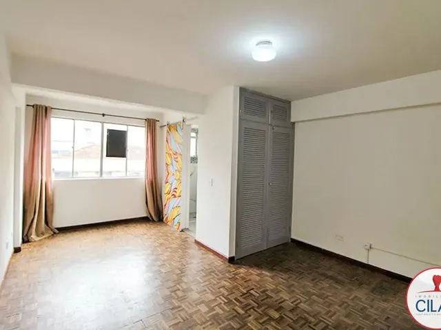 Kitnet 1 quarto e 1 banheiro, para alugar, no bairro Centro em Curitiba