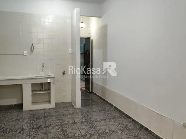 Kitnet 1 quarto e 1 banheiro, à venda, no bairro Glória em Rio de Janeiro