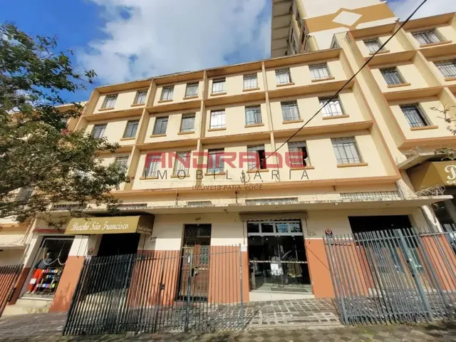 Kitnet 1 quarto e 1 banheiro, à venda, no bairro São Francisco em Curitiba