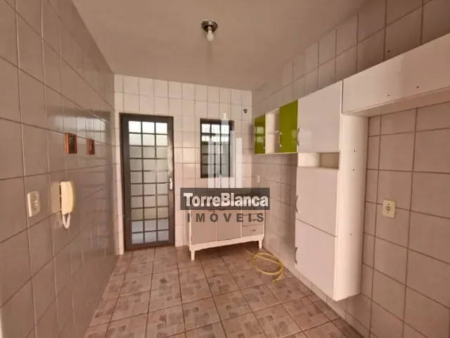 Kitnet 2 quartos e 1 banheiro, à venda, no bairro Uvaranas em Ponta Grossa