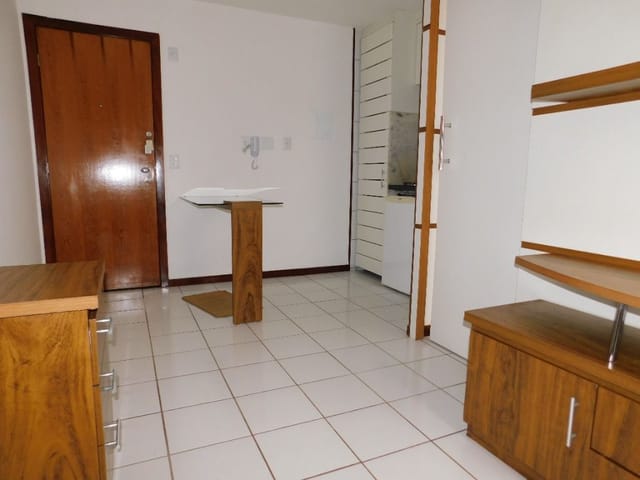 Foto do Kitnet - QMSW 05 Kitnet Mobiliada, fogão e geladeira; Prédio com Academia - Sudoeste | ALPHA BRASILIA A IMÓVEIS LTDA.