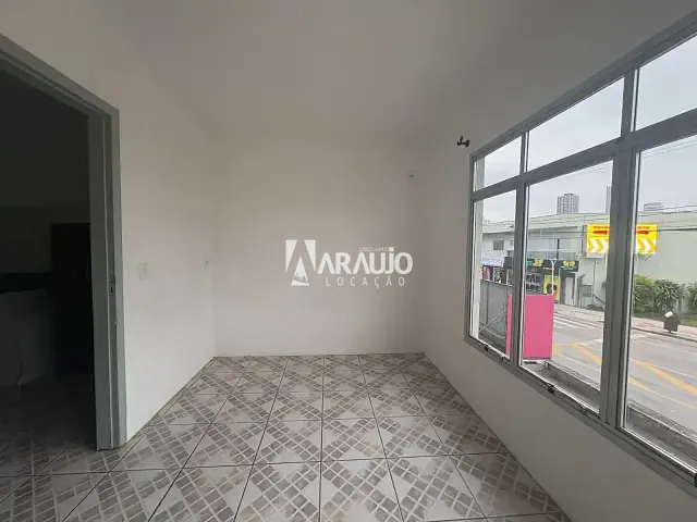 Kitnet com 50m² 1 quarto e 1 banheiro, para alugar, no bairro Centro em Navegantes