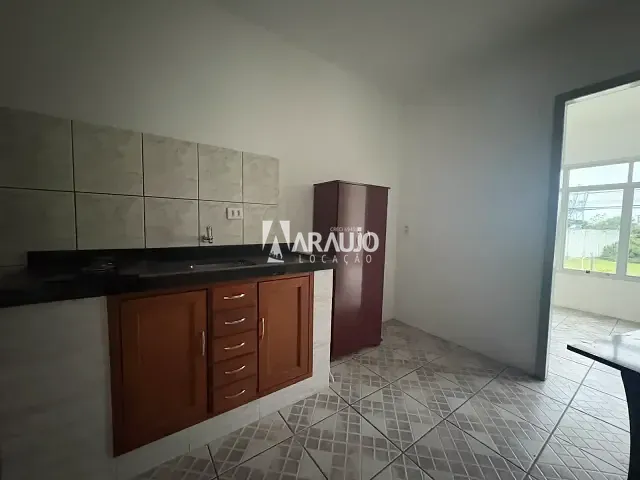 Kitnet com 50m² 1 quarto e 1 banheiro, para alugar, no bairro Centro em Navegantes