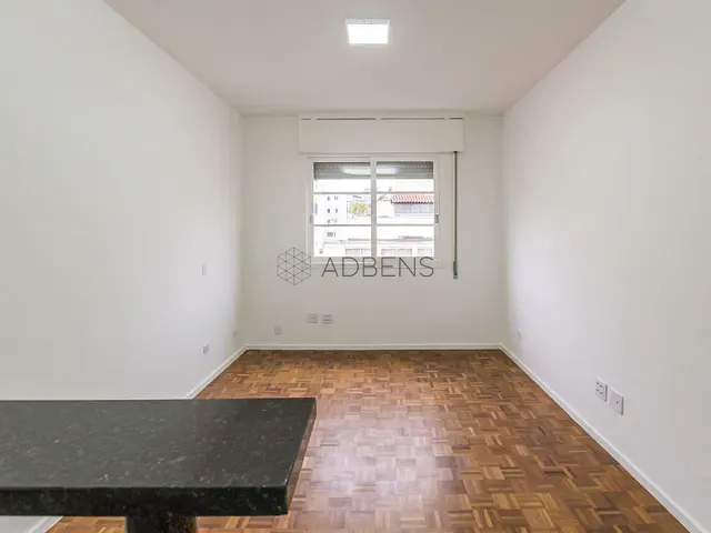 Kitnet 1 quarto e 1 banheiro, à venda ou para alugar, no bairro Vila Buarque em São Paulo