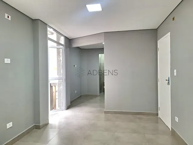 Kitnet 1 quarto e 1 banheiro, à venda ou para alugar, no bairro República em São Paulo