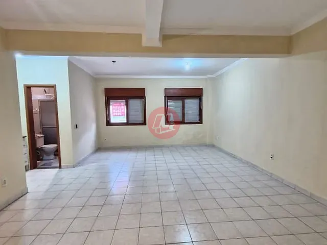Kitnet para alugar, no bairro Rio Branco em Porto Alegre