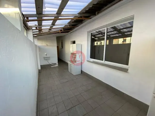 Kitnet 1 quarto e 1 banheiro, à venda, no bairro Azenha em Porto Alegre