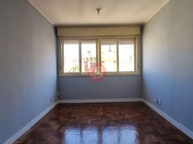 Kitnet 1 quarto e 1 banheiro, à venda, no bairro Petrópolis em Porto Alegre