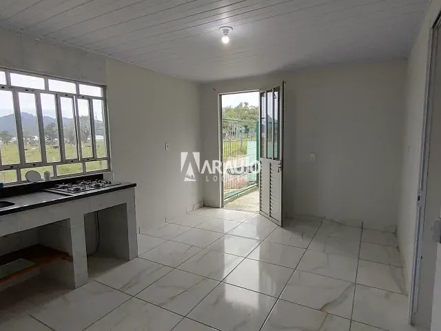 Kitnet 1 quarto e 1 banheiro, para alugar, no bairro Santa Lídia em Penha