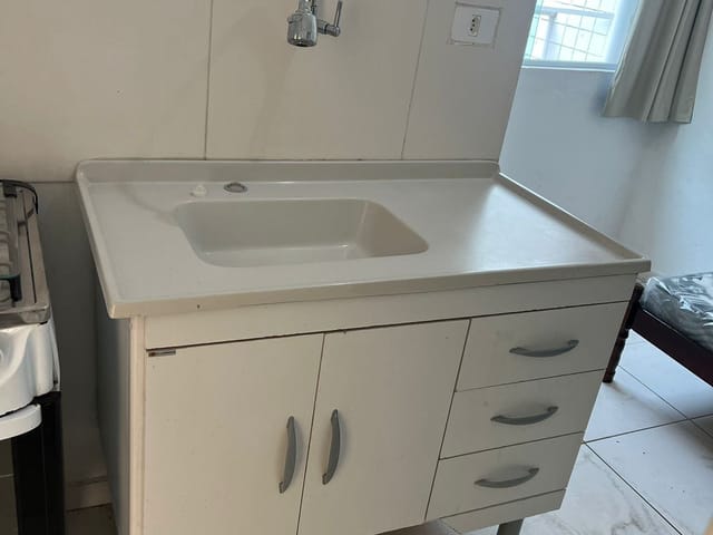 Foto do Kitnet - Kitnet para locação em frente ao Portão 3 da USP - água, luz e IPTU incluso no aluguel - por apenas R$ 1.100,00 mensais | Miani Imóveis