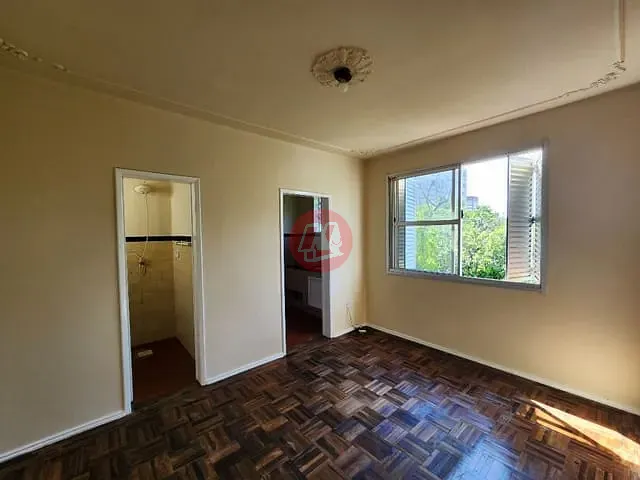 Kitnet com 30m² 1 quarto e 1 banheiro, à venda, no bairro Cidade Baixa em Porto Alegre