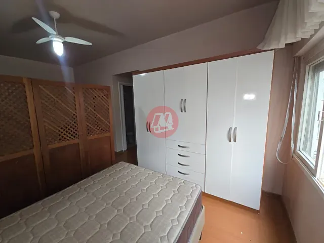 Kitnet com 34m², para alugar, no bairro Farroupilha em Porto Alegre