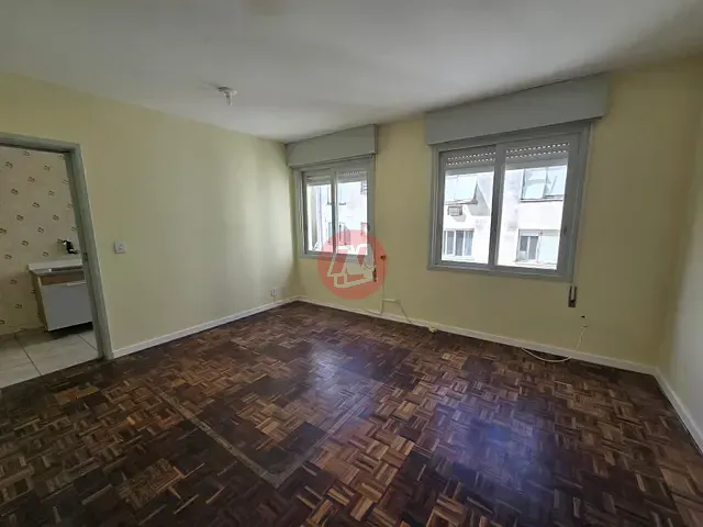 Kitnet para alugar, no bairro Rio Branco em Porto Alegre