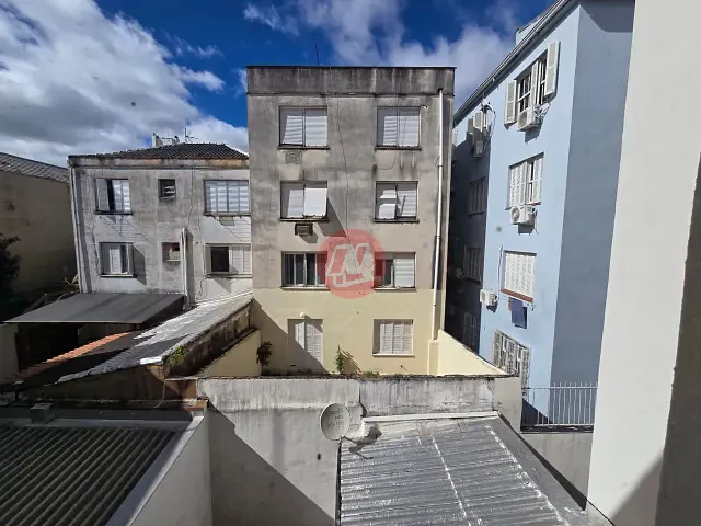 Kitnet para alugar, no bairro Rio Branco em Porto Alegre