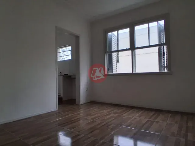 Kitnet com 21m² 1 quarto e 1 banheiro, à venda, no bairro Menino Deus em Porto Alegre