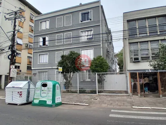 Kitnet com 21m² 1 quarto e 1 banheiro, à venda, no bairro Menino Deus em Porto Alegre