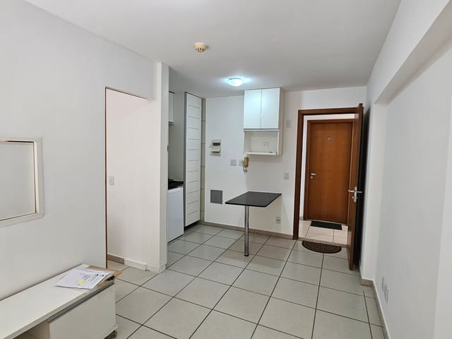 Foto do Kitnet - 713/913 Sul – Ed. Golden Place | Kitnet 1 Quarto Mobiliada com Armários | ALPHA BRASILIA A IMÓVEIS LTDA.