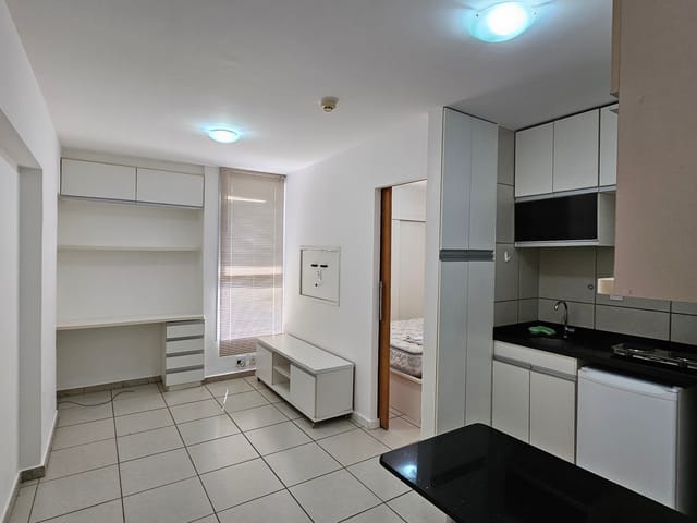 Foto do Kitnet - 713/913 Sul – Ed. Golden Place | Kitnet 1 Quarto Mobiliada com Armários | ALPHA BRASILIA A IMÓVEIS LTDA.