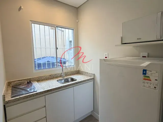 Kitnet 1 quarto e 1 banheiro, para alugar, no bairro Vila Universitária em São Paulo