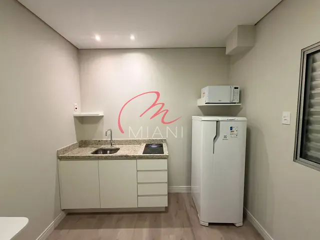 Kitnet 1 quarto e 1 banheiro, para alugar, no bairro Vila Universitária em São Paulo