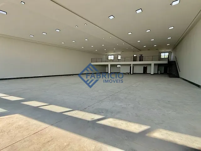 Prédio com 760m², para alugar, no bairro Parque Nova Suíça em Valinhos