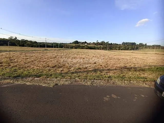 Terreno com 250m², à venda, no bairro Camanducaia Praça e Parque em Holambra