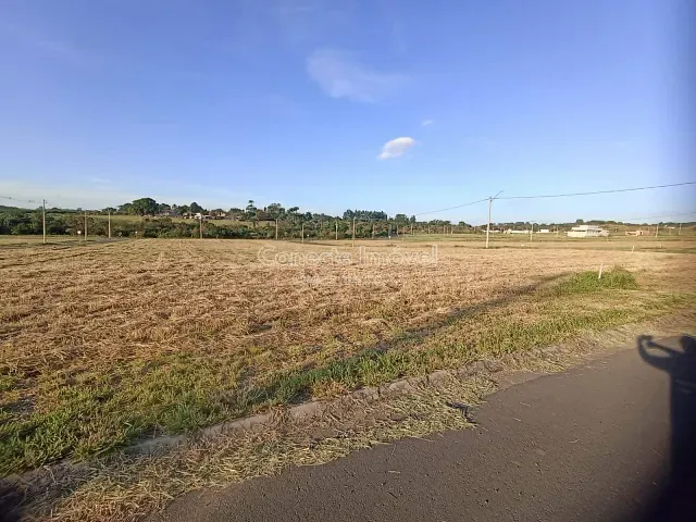 Terreno com 250m², à venda, no bairro Camanducaia Praça e Parque em Holambra