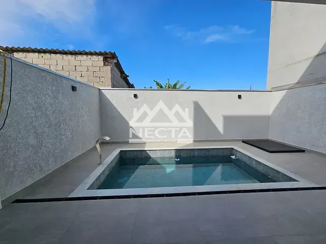 Sobrado com 110m² 2 quartos e 3 banheiros, à venda, no bairro Balneário dos Golfinhos em Caraguatatuba