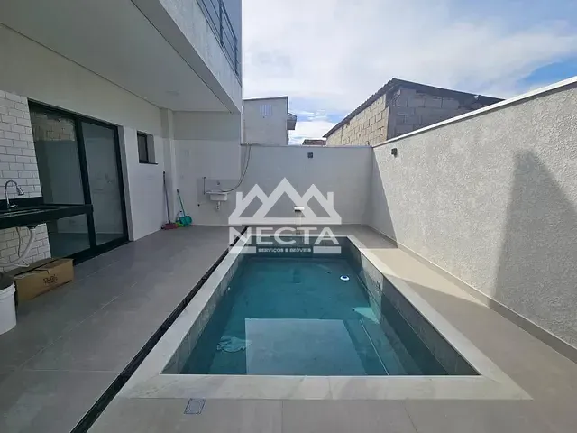 Sobrado com 110m² 2 quartos e 3 banheiros, à venda, no bairro Balneário dos Golfinhos em Caraguatatuba